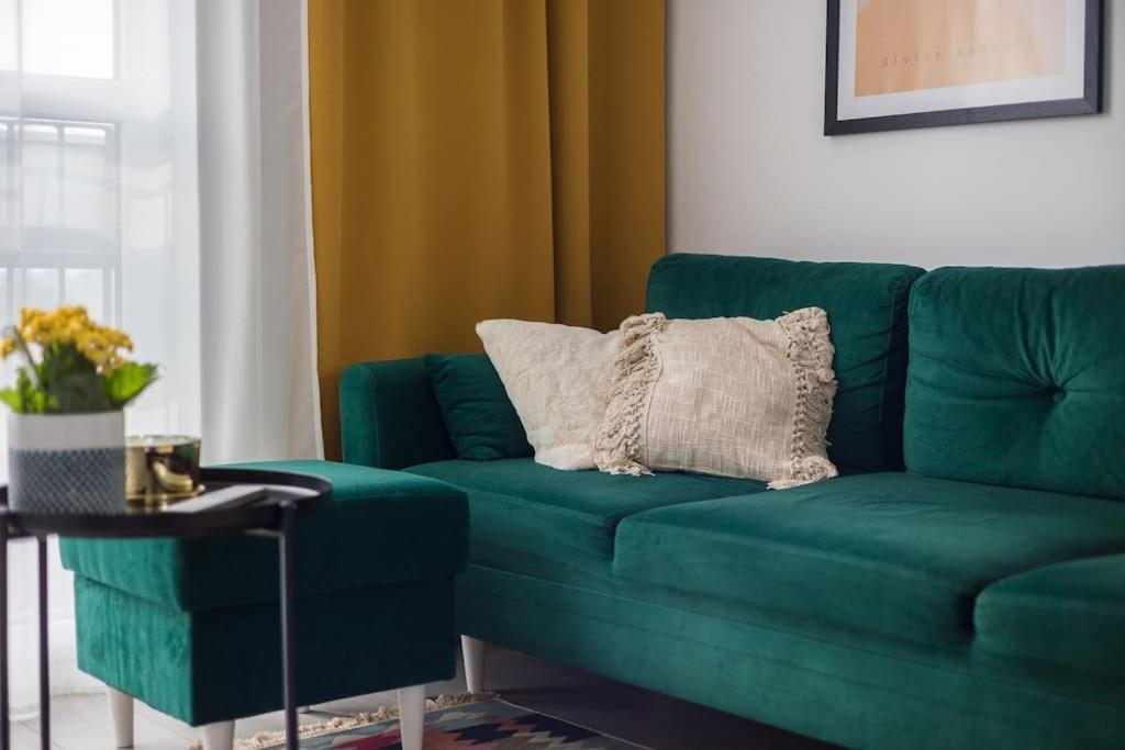 Specious City Center Studio With Park View By Ecru Wwa23 Appartement Warschau