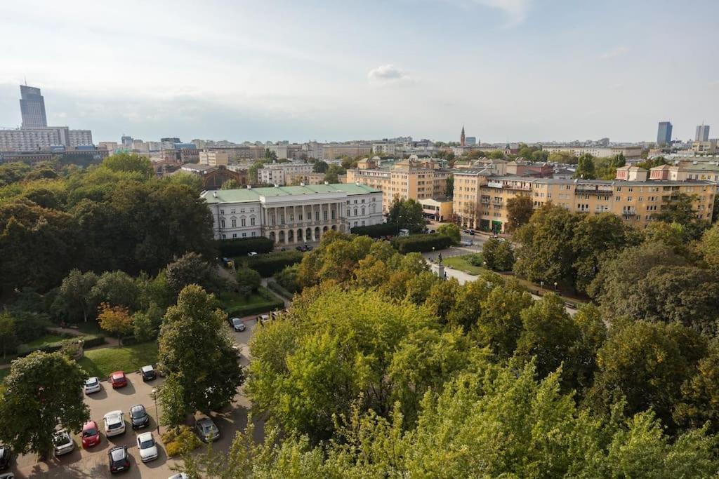 Specious City Center Studio With Park View By Ecru Wwa23 Appartement Warschau